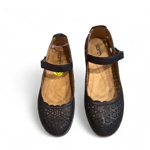 Earth Navy leather Mary Jane Flats
